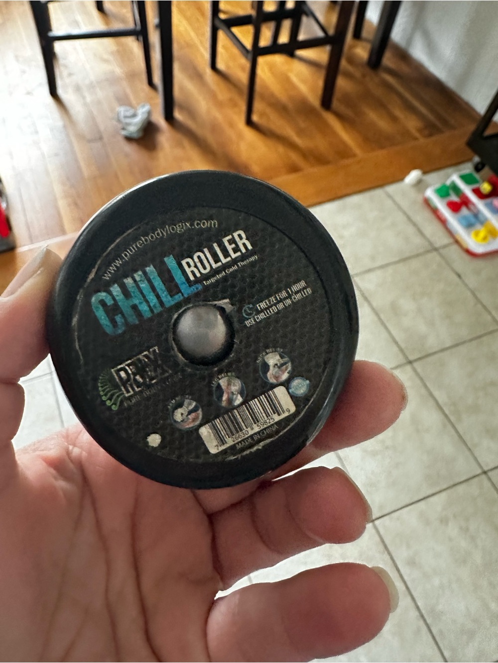Chill Roller Cooling Massage Tool - Black
